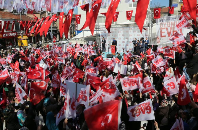 Bakan Kaya, Beykoz'da kadınlarla bir araya geldi