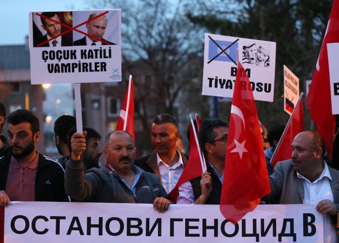 Esed rejiminin kimyasal silah saldırılarına tepkiler