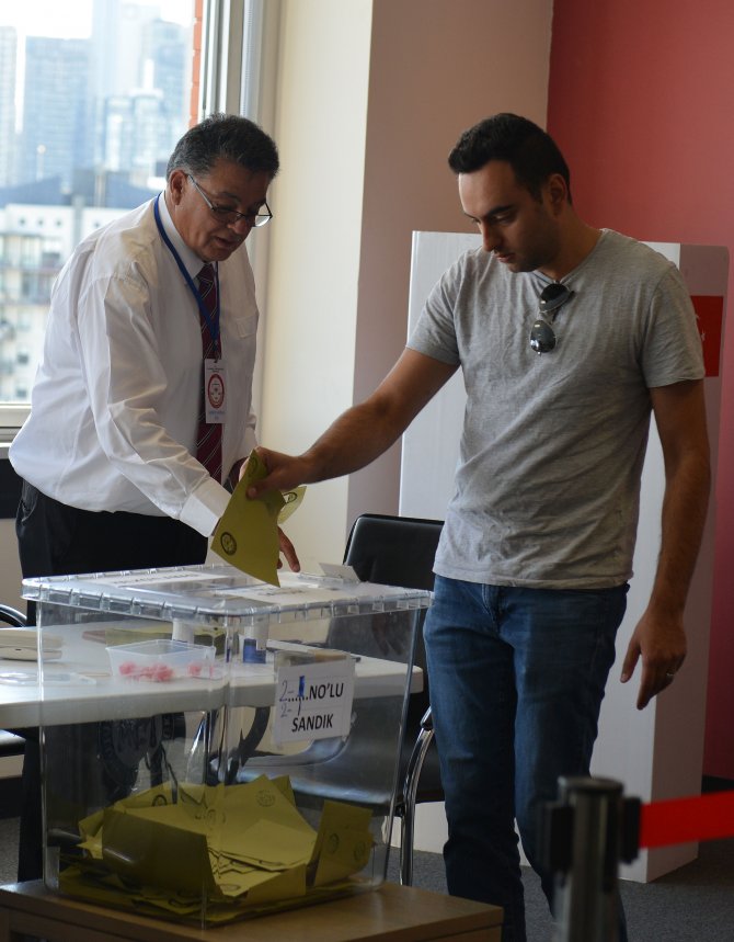 Avustralya’daki Türklerden halk oylamasına yoğun ilgi