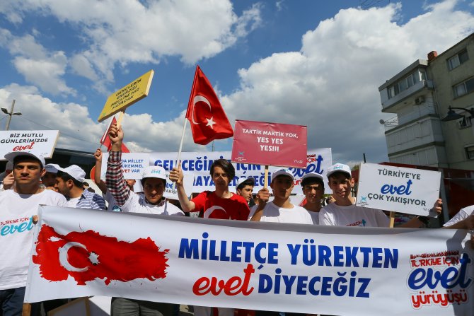 TÜGVA'dan "Türkiye için evet" yürüyüşü