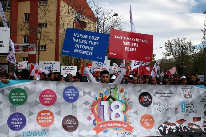 TÜGVA'dan "Türkiye için evet" yürüyüşü