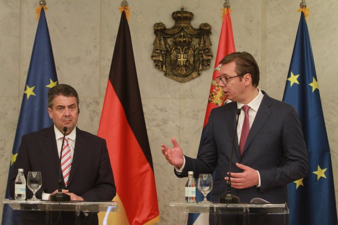 Almanya Dışişleri Bakanı Gabriel Sırbistan'da