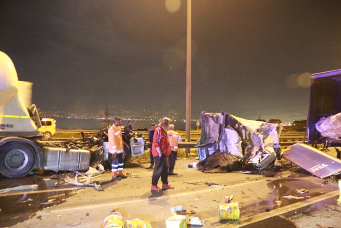 GÜNCELLEME - Beton tankerinin karıştığı kazada yol trafiğe kapandı