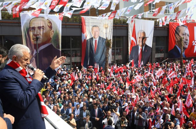 Başbakan Yıldırım, Küçükçekmece'de halka seslendi