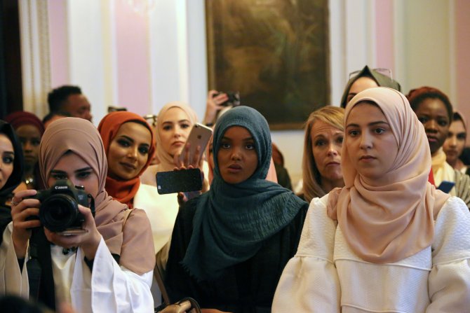 Londra Muhafazakar Moda Haftası