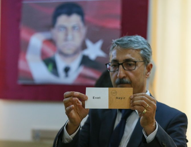 Başbakan Yıldırım'ın oy kullandığı sandıktan "Hayır" çıktı