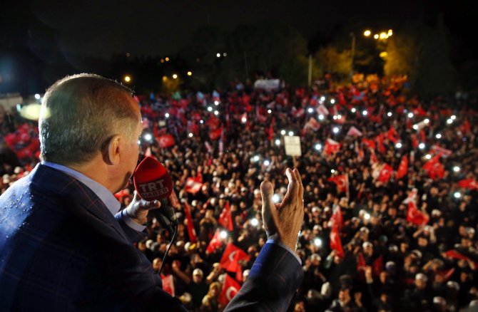 Erdoğan, Tarabya'da vatandaşlara hitap etti