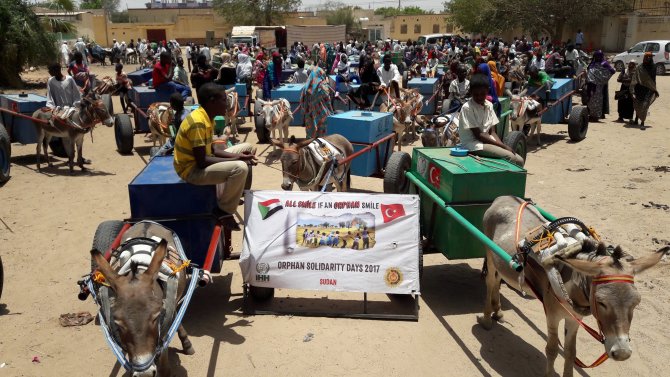 İHH'dan Sudan'daki yetimlere destek