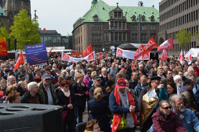 Dünyadaki 1 Mayıs kutlamaları