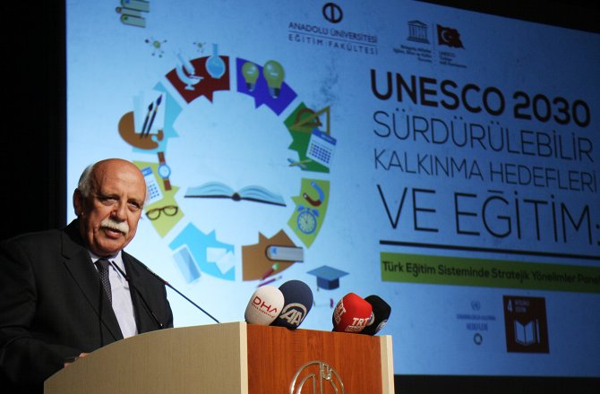 "UNESCO 2030 Sürdürülebilir Kalkınma Hedefleri ve Eğitim" paneli