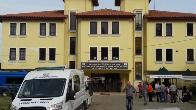 Muğla'da yolcu midibüsünün şarampole yuvarlanması