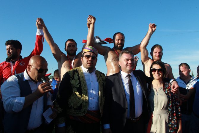 Kavasoğlu ve Şamdancıbaşı İbrahim Yağlı Güreşleri