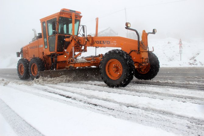 Sivas'ta trafik kazası: 2 ölü, 4 yaralı