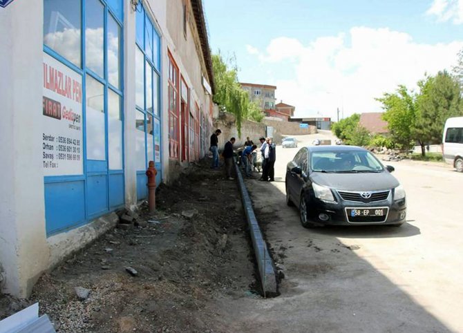 Suşehri Belediyesinin kaldırım çalışmaları