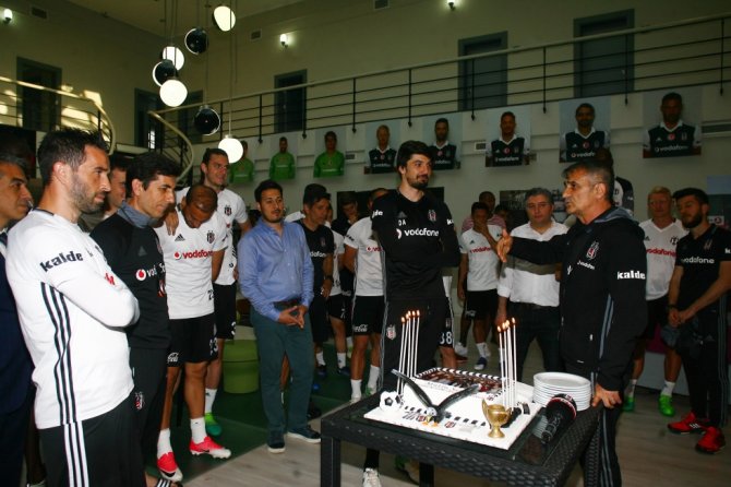 Şampiyon Beşiktaş'ta Osmanlıspor maçı hazırlıkları