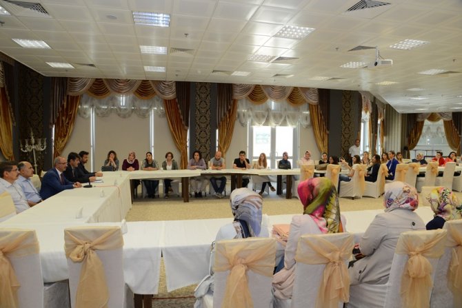 Rektör Karakaya, rehber öğretmenlerle buluştu