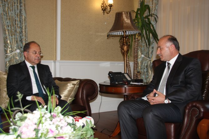 "24 ton malzeme gemiyle Somali'ye gönderildi"