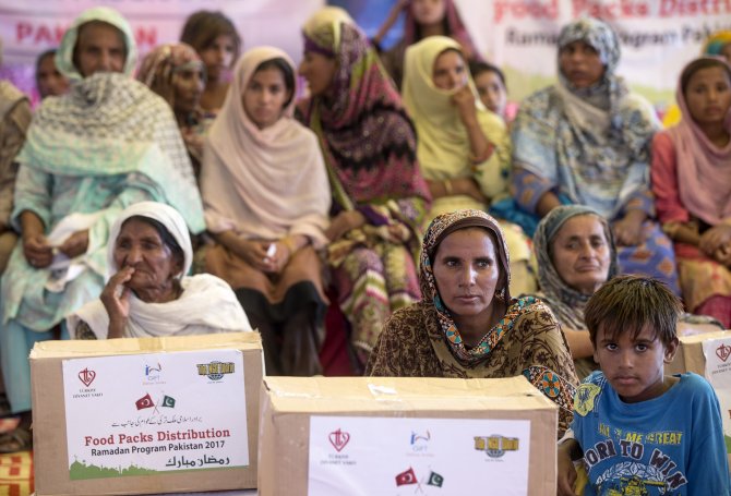 TDV, Multan'da insanların yüzünü güldürdü