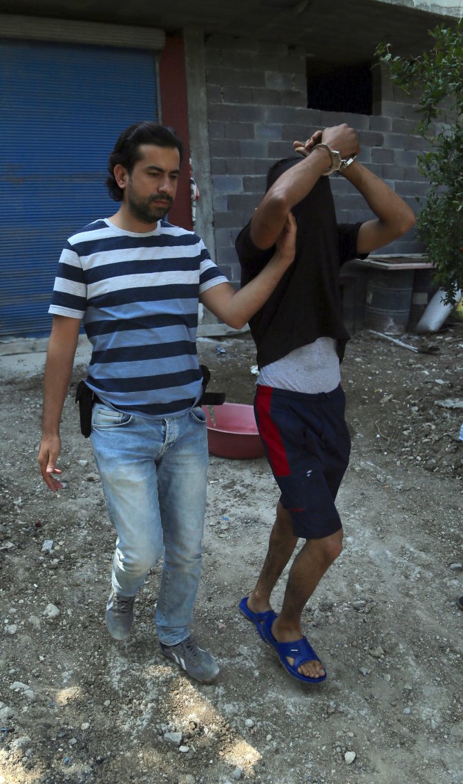 "Atları kendimiz yemek için kestik"