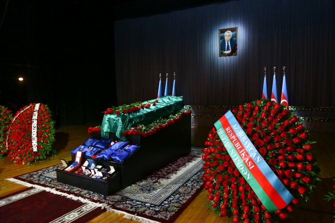 Azerbaycan Enerji Bakanı Aliyev son yolculuğuna uğurlandı