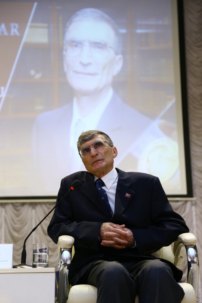 Aziz Sancar, Azerbaycanlı öğrencilerle buluştu