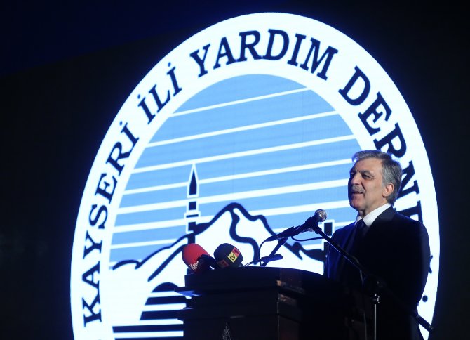 11. Cumhurbaşkanı Gül, hemşehrileriyle iftarda buluştu