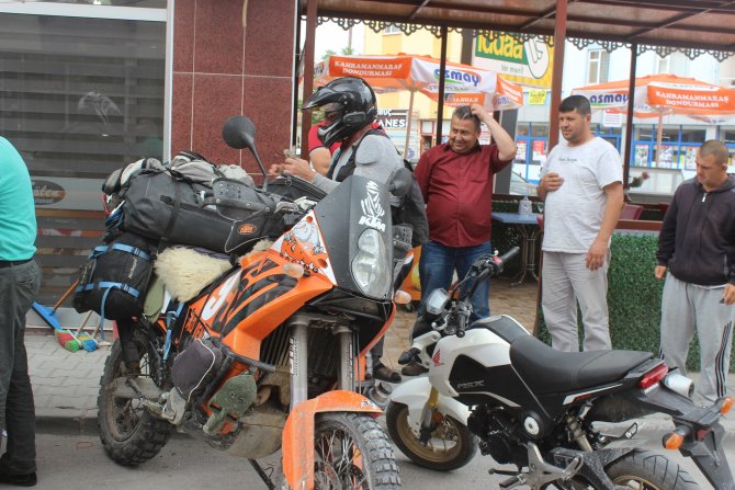 Motosikletli gezginler Karapınar'da