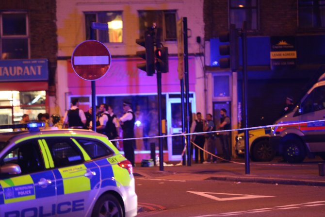 Londra'da Müslümanları hedef alan araçlı saldırı