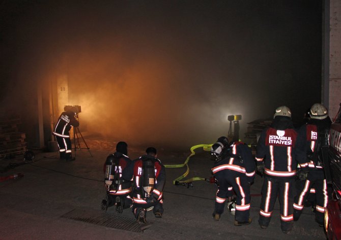 Arnavutköy'deki fabrika yangını