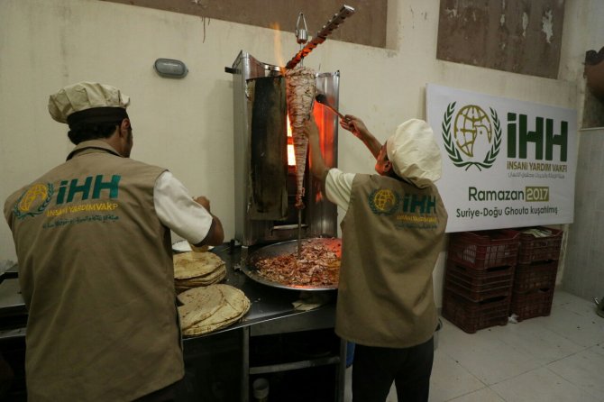 Kuşatma altındaki Doğu Guta'da iftar