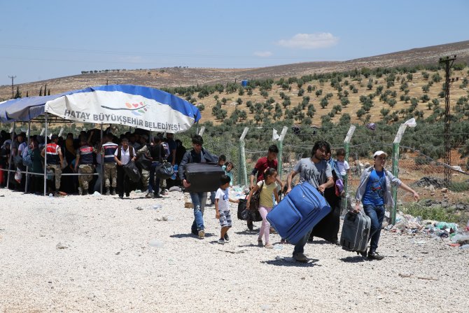 Türkiye'den Suriye'ye geçişler sona erdi