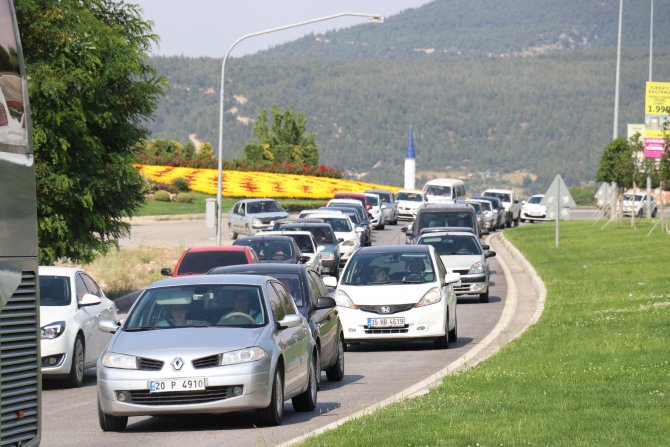 Tatilciler dönüş yolunda