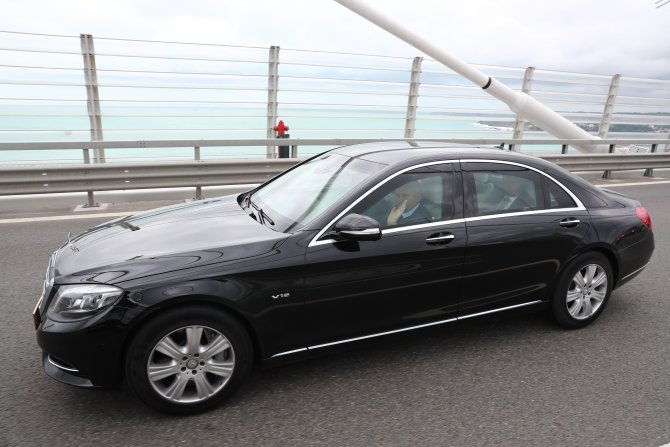 Başbakan Yıldırım, açtığı yoldan makam aracıyla geçti