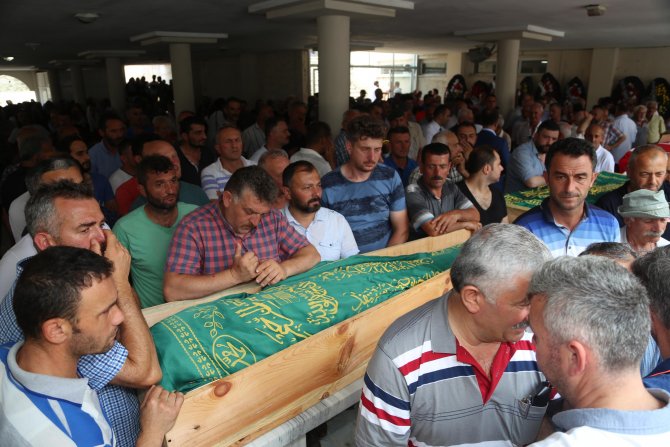 Rize'de düştüğü derede cesedi bulunan iş adamı toprağa verildi