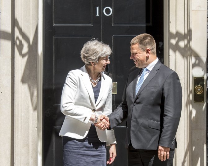 İngiltere Başbakanı May Estonyalı mevkidaşıyla görüştü