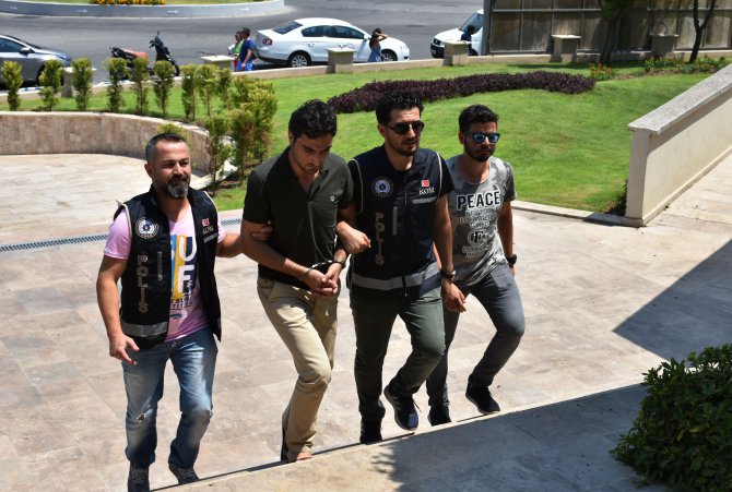 Sahte dolarla tatil yapan Suriyeli tutuklandı