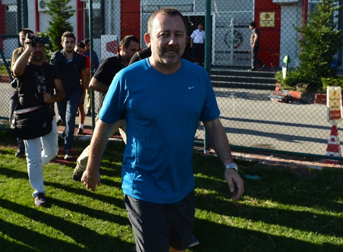 Sergen Yalçın, Eskişehirspor'la antrenmana çıktı