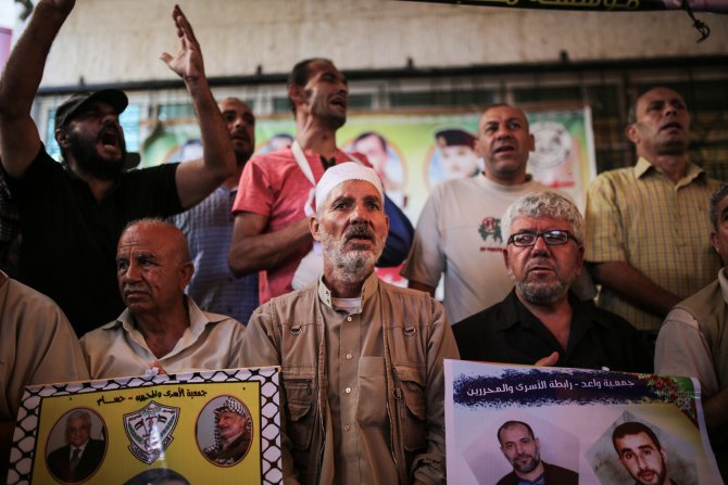 İsrail hapishanelerindeki Filistinlilere destek gösterisi