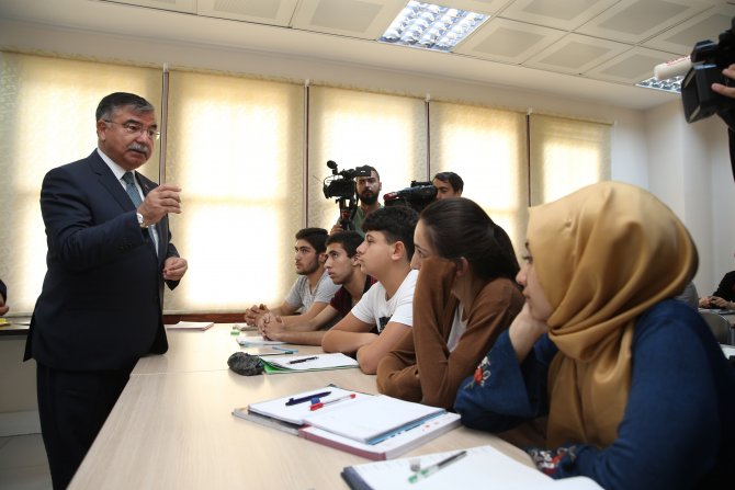 "İyi bir yabancı dili evlatlarımıza kazandıracağız"