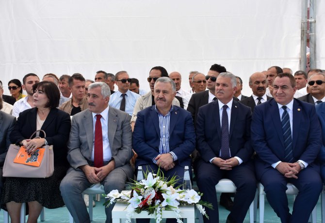 "Türkiye'yi dünyanın havacılık merkezi haline getirdik"