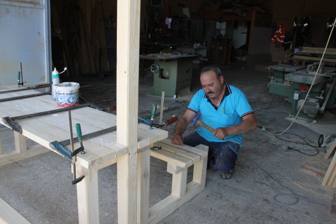 Çubuk Belediyesinin atölyeleri fabrika gibi çalışıyor