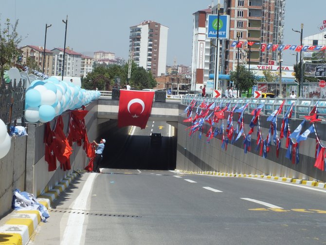 Sivas'ın ilk alt geçidi hizmete açıldı