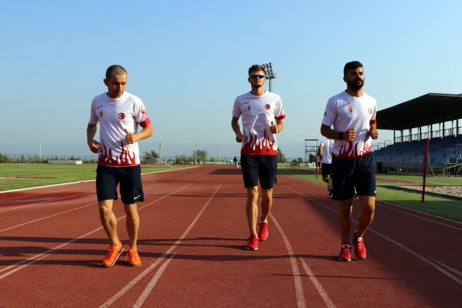 İşitme engelli şampiyon hedef büyüttü