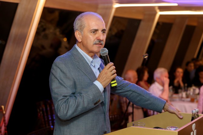 Kurtulmuş, Üsküdar Valide Sultan Gemisi Boğaz Turu'na katıldı