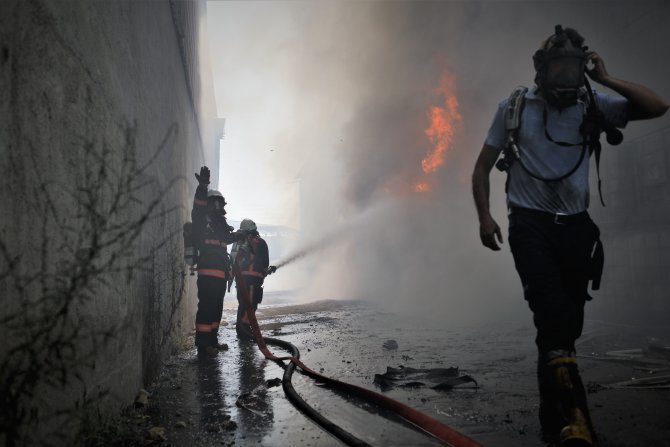 Mersin'de hurdacılar sitesinde yangın
