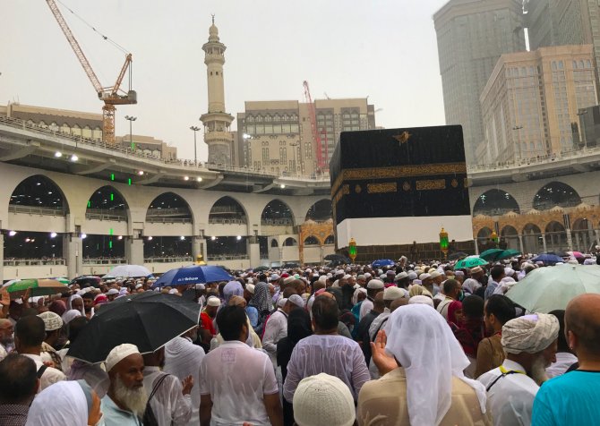 Kabe'de yağmur sevinci