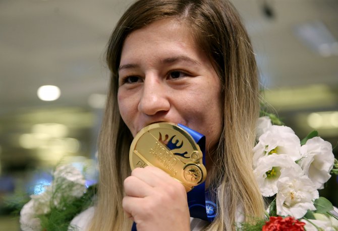 Kadın Güreş Milli Takımı yurda döndü