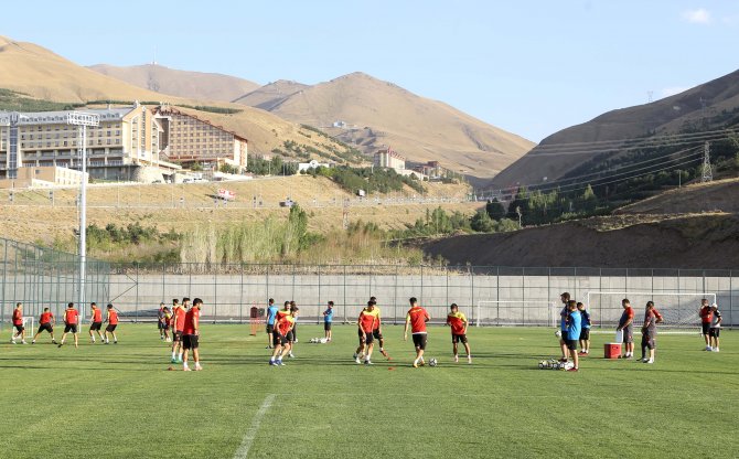 Göztepe, Erzurum'da kampa girdi