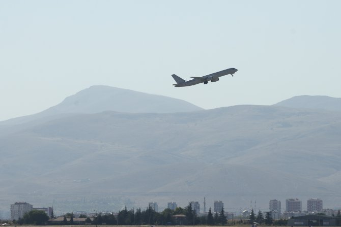 Alman milletvekilleri Konya 3. Ana Jet Üssü'nden ayrıldı