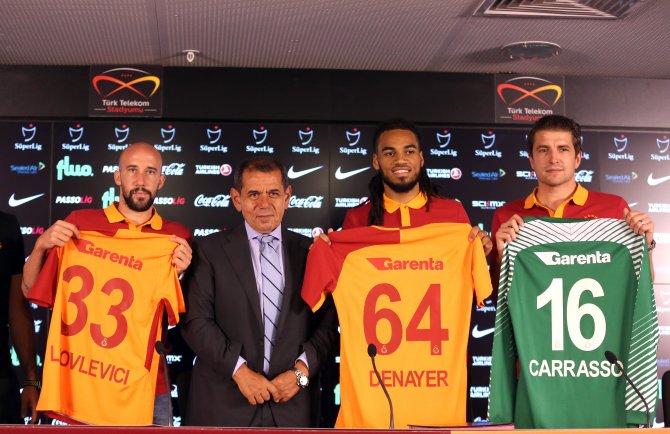 Galatasaray yeni transferlerini tanıttı